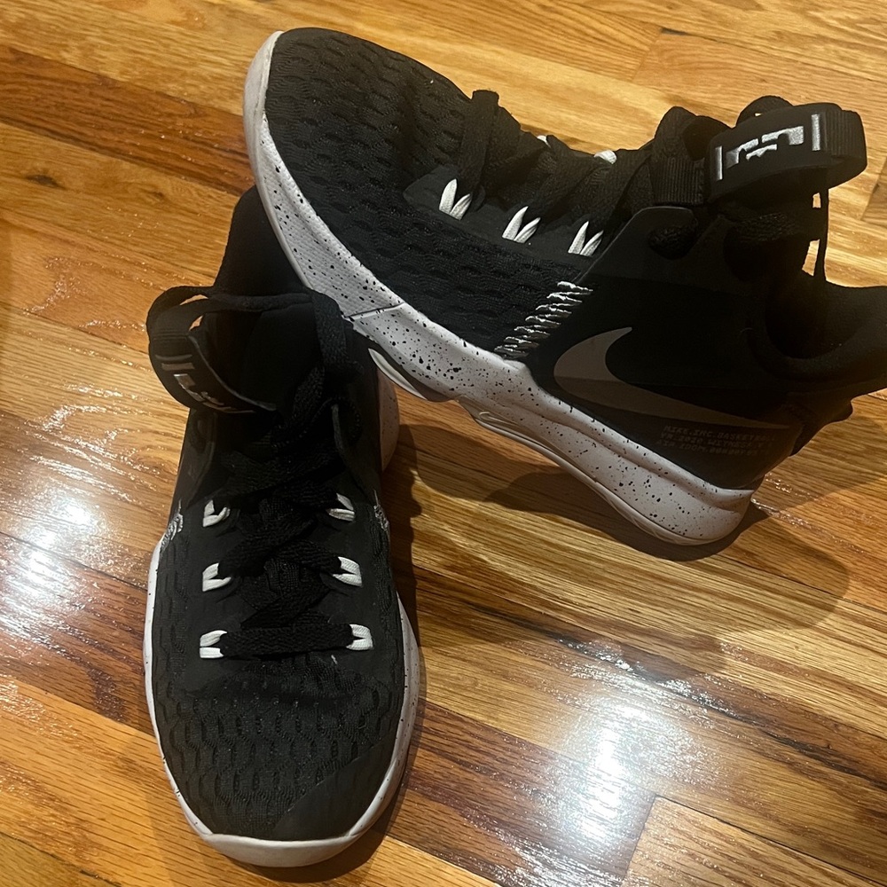 Nike Kids Black and White Sneakers